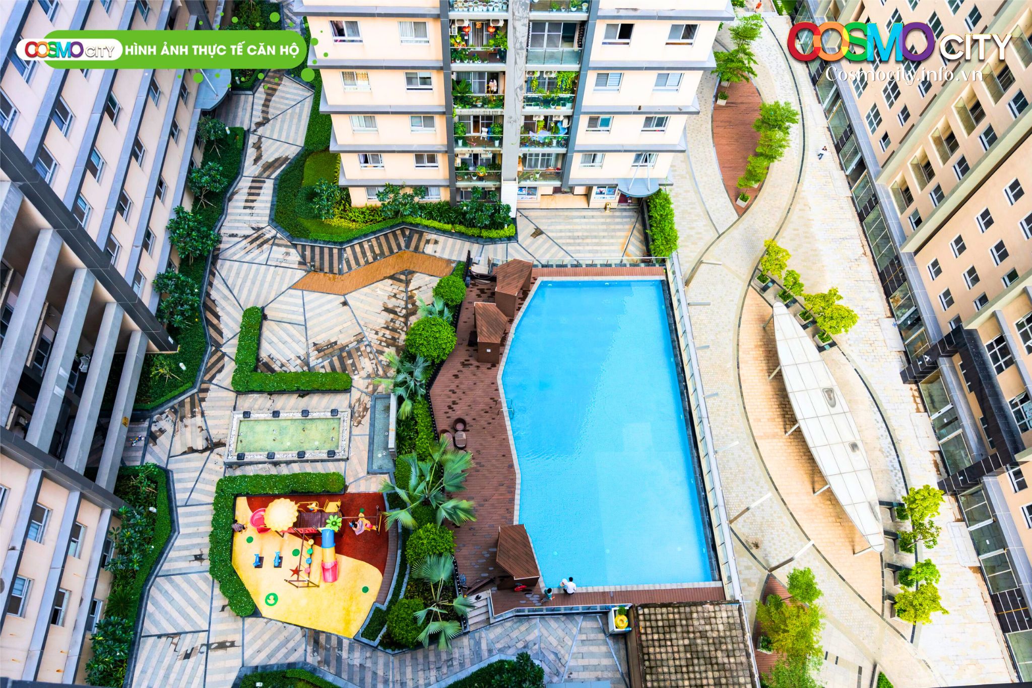Tầm nhìn ra hồ bơi từ ban công căn hộ thực tế Cosmo City.